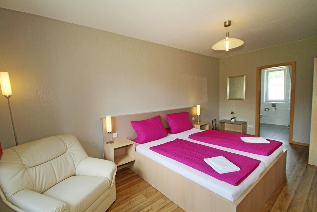 Gasthaus & Pension Am Kurfuerstendamm Burg  Kamer foto