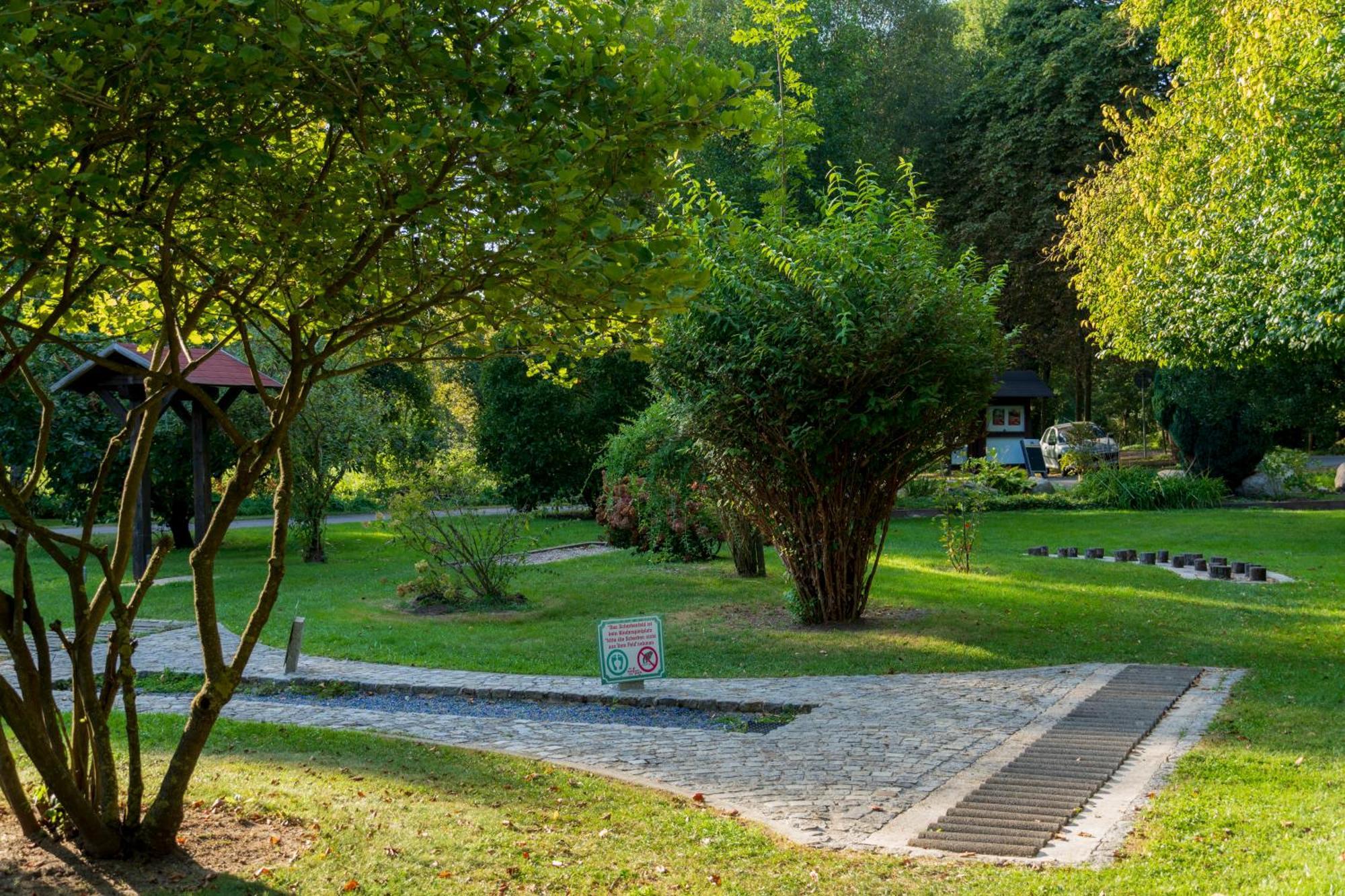 Gasthaus & Pension Am Kurfuerstendamm Burg  Buitenkant foto