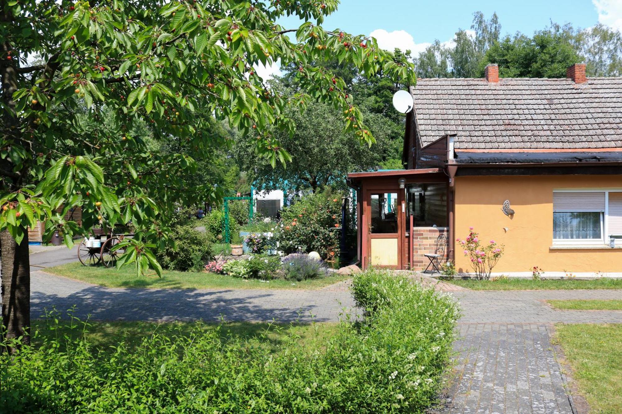 Gasthaus & Pension Am Kurfuerstendamm Burg  Buitenkant foto