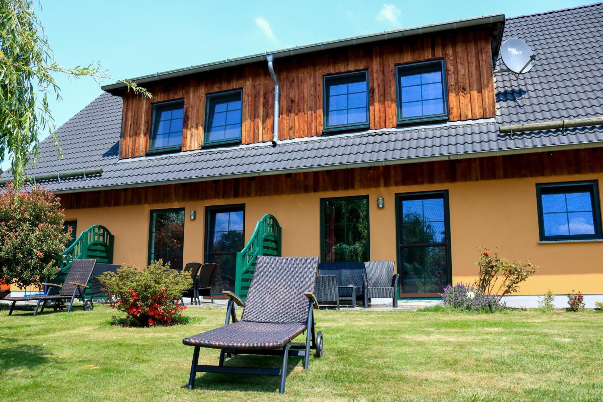 Gasthaus & Pension Am Kurfuerstendamm Burg  Buitenkant foto