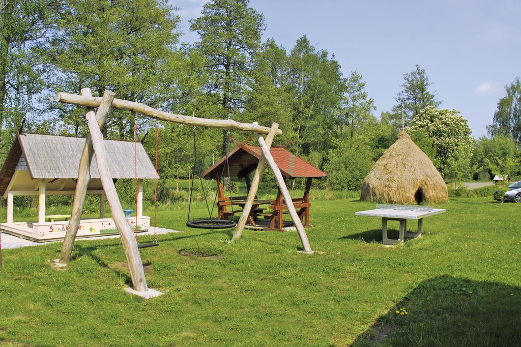 Gasthaus & Pension Am Kurfuerstendamm Burg  Buitenkant foto