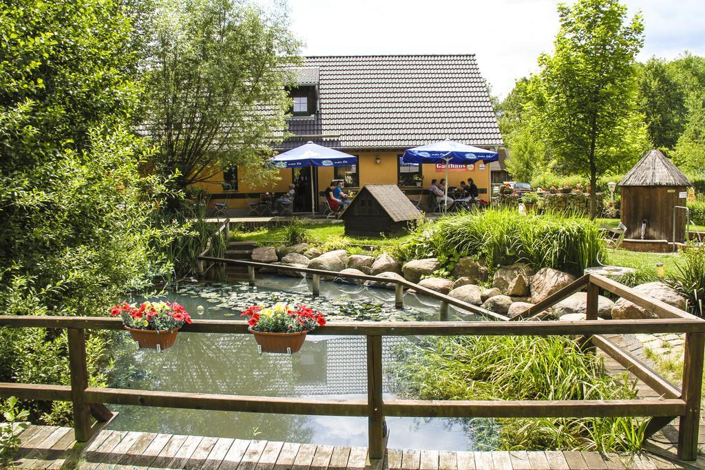 Gasthaus & Pension Am Kurfuerstendamm Burg  Buitenkant foto