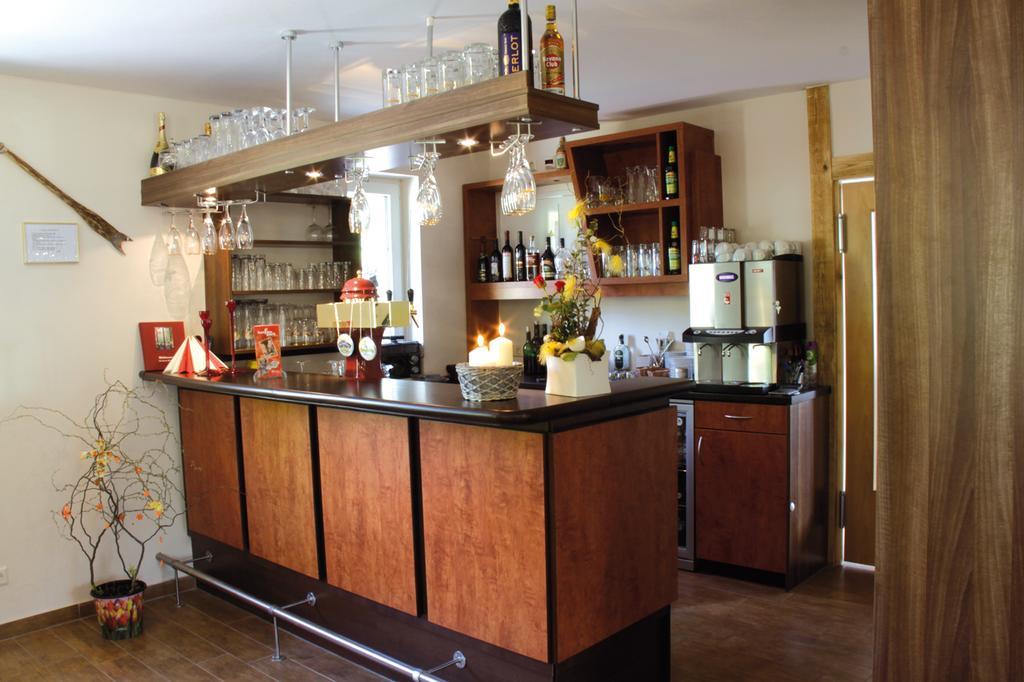 Gasthaus & Pension Am Kurfuerstendamm Burg  Buitenkant foto