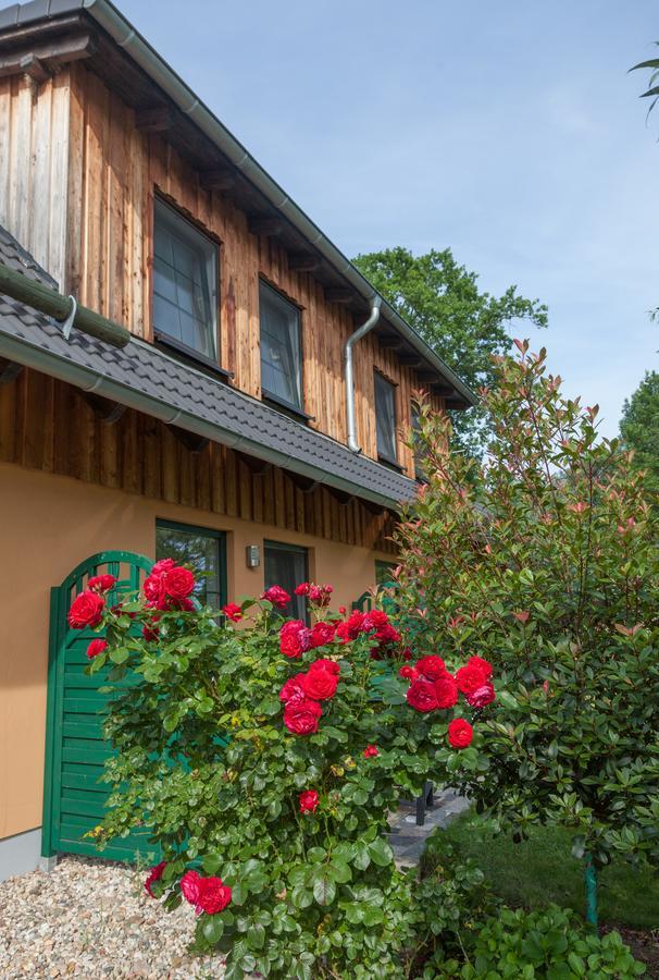 Gasthaus & Pension Am Kurfuerstendamm Burg  Buitenkant foto